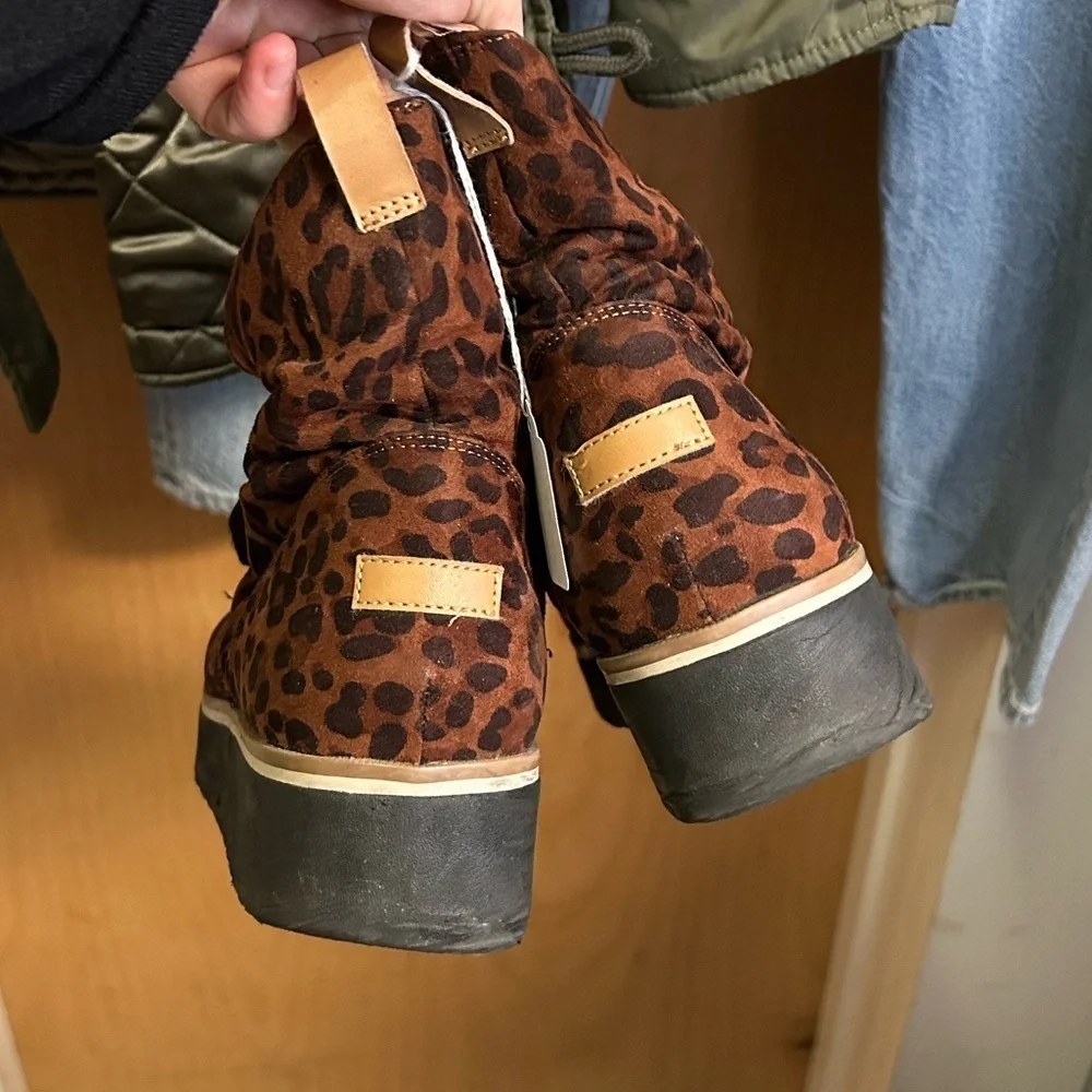 Dr. Scholl’s Animal Print Platform Lace Up Mid Calf Booties - size 9